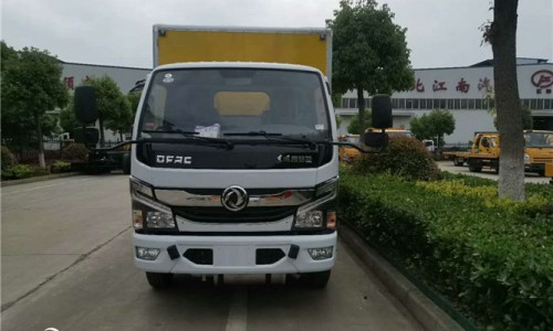 東風(fēng)凱普特爆破器材運輸車 