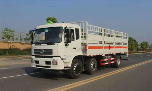 東風(fēng)天錦小三軸氣瓶運輸車 
