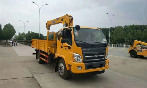 6.3噸福田瑞沃隨車(chē)吊 
