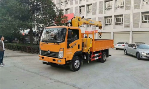 5噸重汽隨車(chē)吊 
