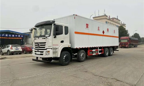 東風(fēng)錦程9.5米3類易燃液體廂式運(yùn)輸車(chē) 