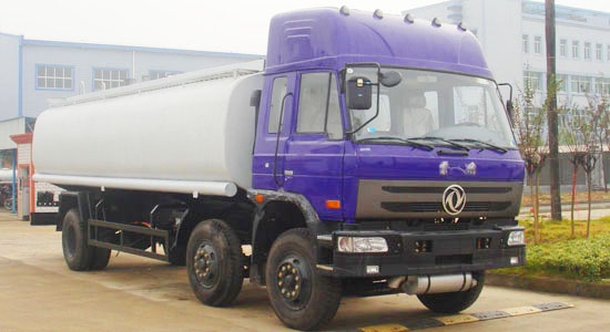 22立方東風小三軸油罐車 