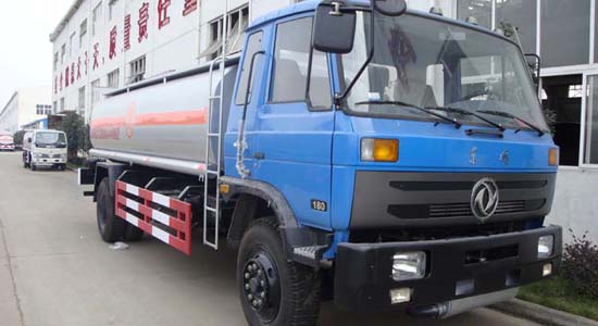 12立方東風145油罐車 