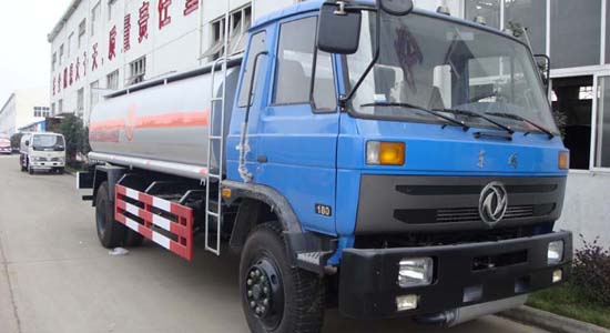 14立方東風153油罐車 