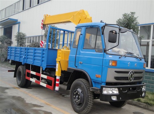 東風(fēng)145型5-6.3T隨車起重運輸車  