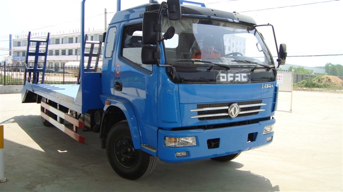 東風(fēng)多利卡平板運(yùn)輸車(chē) 