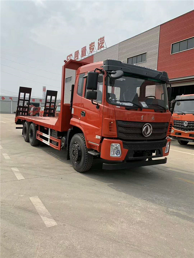 東風(fēng)后八輪平板運(yùn)輸車(chē) 